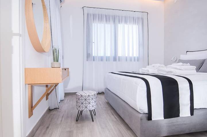 Emmeleia mare Neubau Maisonette mit Pool, Meerblick, 3 Min. vom Strand in Agia Pelagia, Achlada