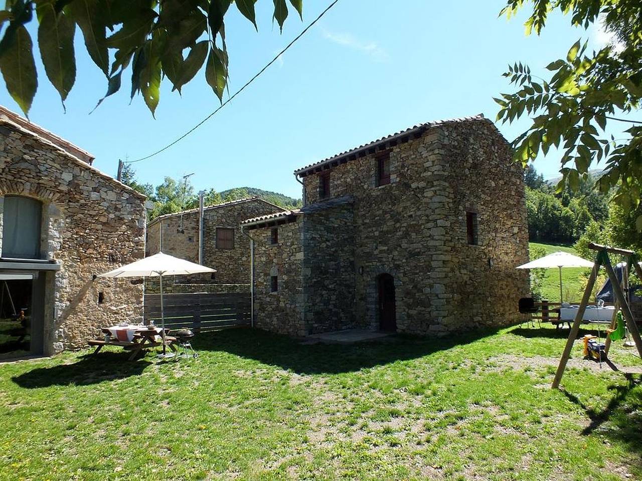 Independent house, private barbeque. Pardines Valley. Girona Pyrenees in Pardines, Catalan Pyrenees