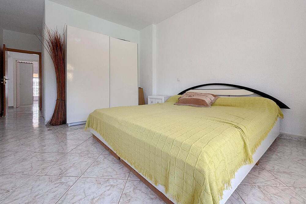 Cozy home in Cartagena with private swimming pool, can be inside or outside in La Manga del Mar Menor, Carthagène