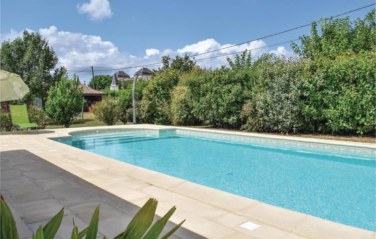 Oasis au bord de la piscine avec parking et Internet in Massugas, Région de Langon