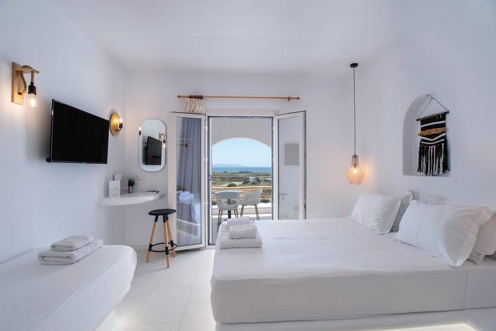 Apartamento num hotel 'Naxos Earth Junior Suite' com vista para o mar, Wi-Fi e ar condicionado in Naxos