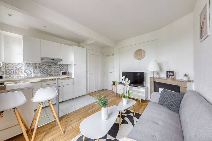 Appartement entier, T2 Cosy et calme au pied de la gare- lac & casino à 200 in Enghien-les-Bains, Val-d'Oise