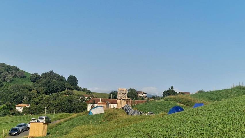 Location de vacances pour 2 personnes, avec Terrasse ainsi que Jardin et Vue à Biriatou - 2