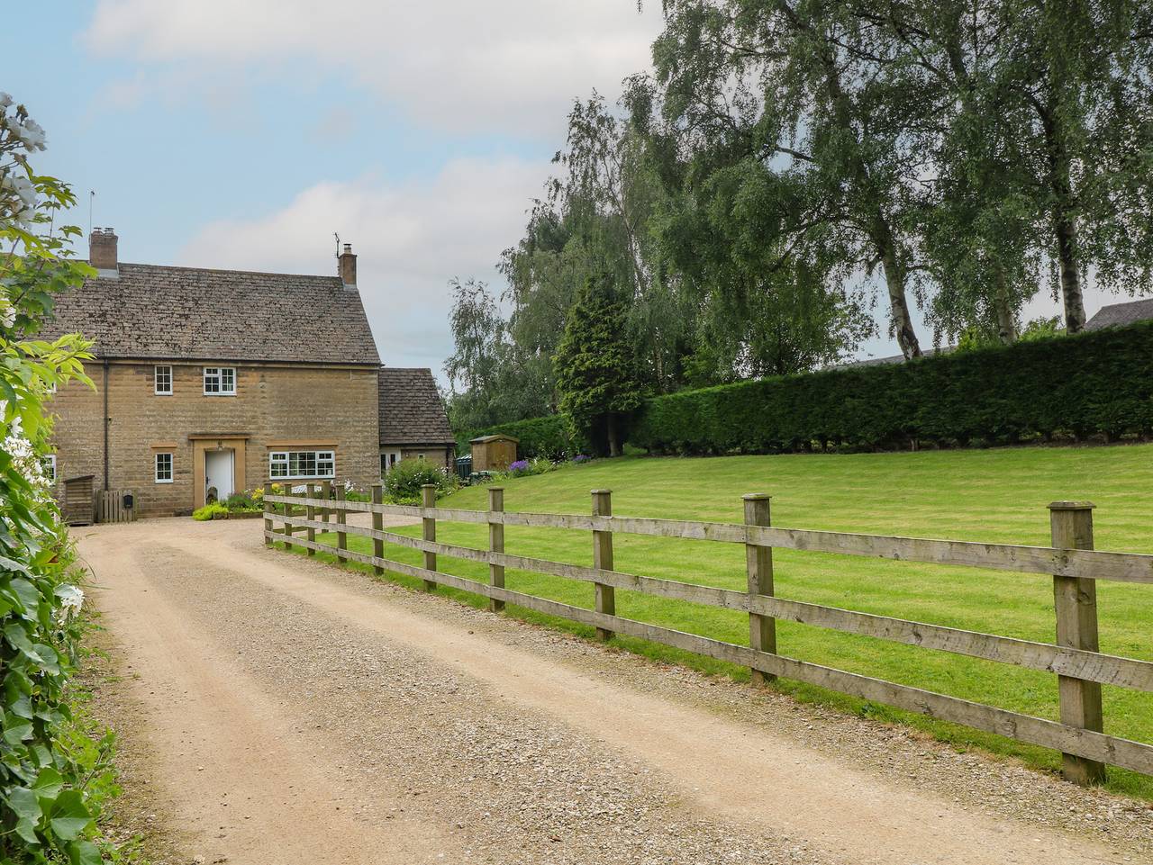 Ivet Lowe in Hopton (Derbyshire), Derbyshire