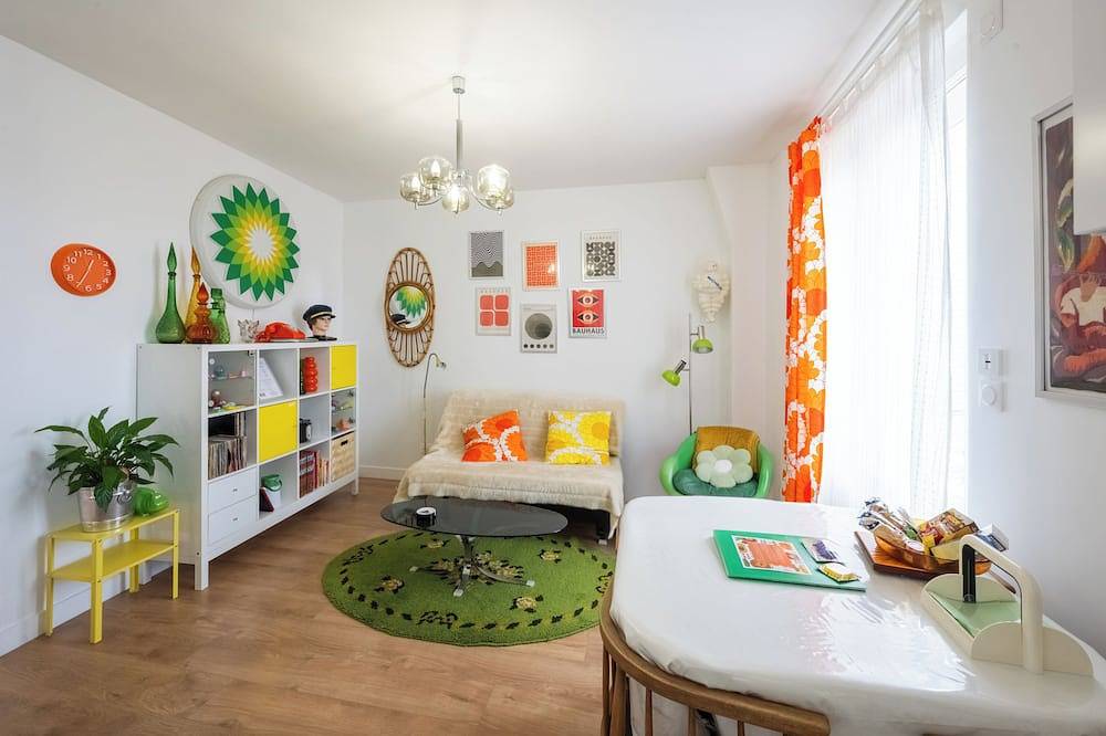 Apartamento entero, Vintage, 10 min from Disneyland -30 min from Paris- 50m from train station - 30min from Cdg airport in Esbly, Sena y Marne