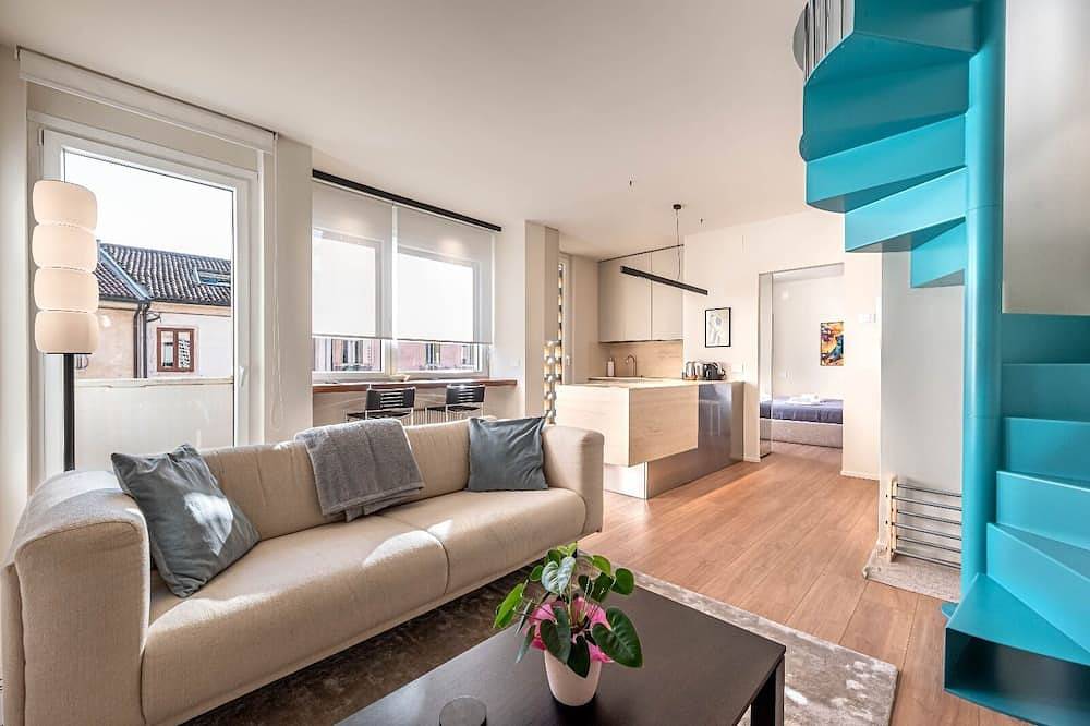 Entire apartment, Stylish Apartment steps from The Bridge of Angles in Vicenza, Vicenza Province