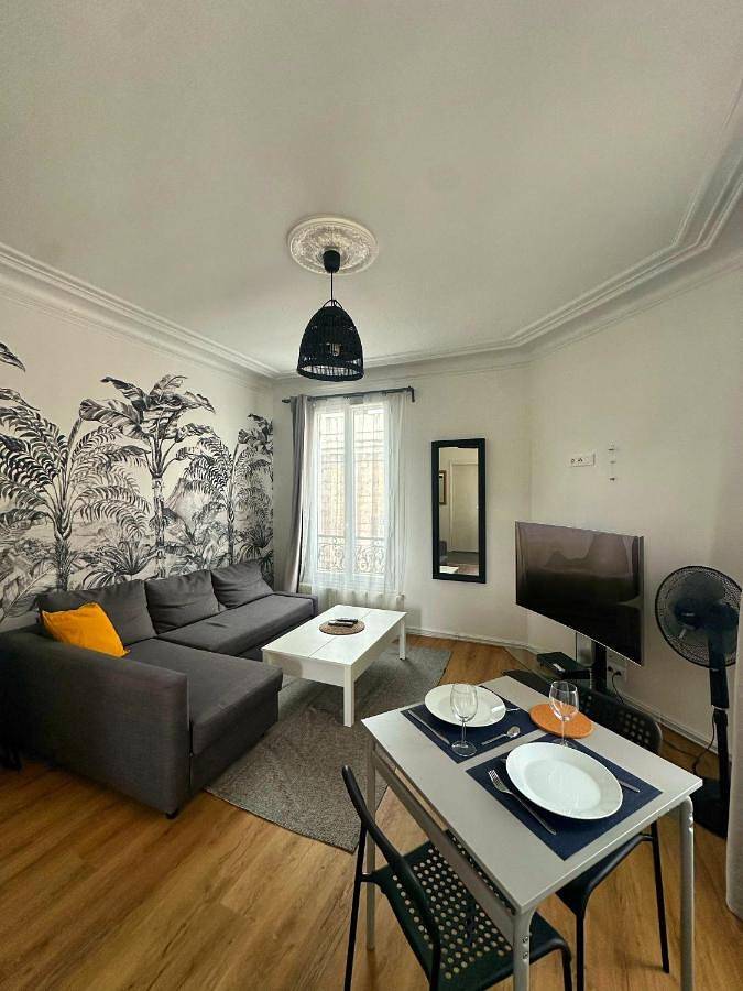 Appartement entier, One-Bedroom Apartment in Villemomble, Seine-Saint-Denis