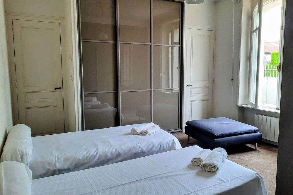 Ganze Wohnung, 5-star villa with a large pool, hot tub, and sauna in the Loire Valley in Montrichard, Blois und Umgebung