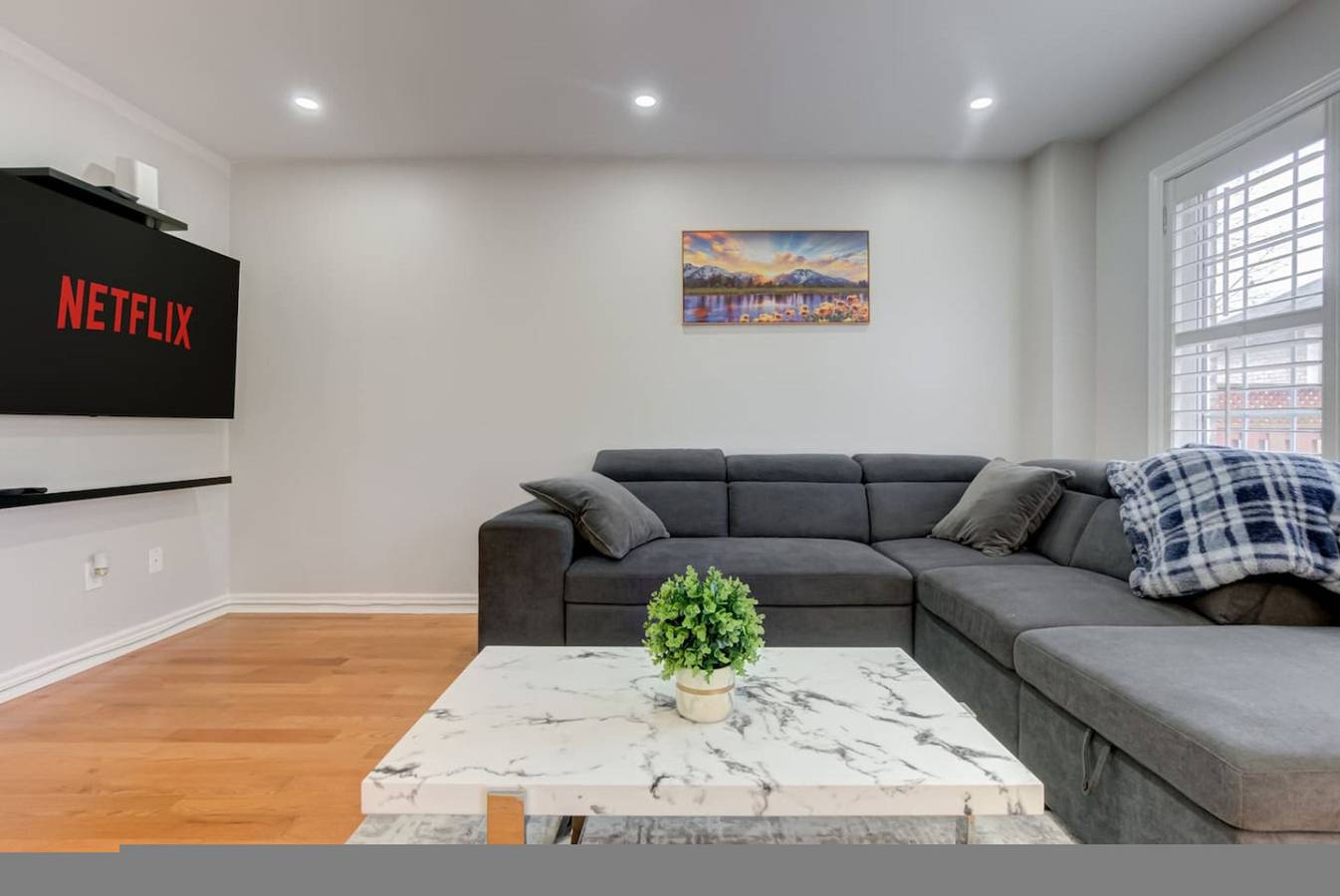 4-Br Family Haven: Near Wonderland & Vaughan Mills in Vaughan, Lago Ontario (Kanada)