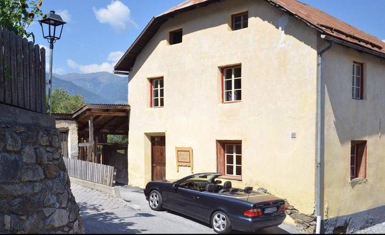Location de vacances pour 8 personnes, avec Terrasse ainsi que Jardin et Vue à Laas (Italie)