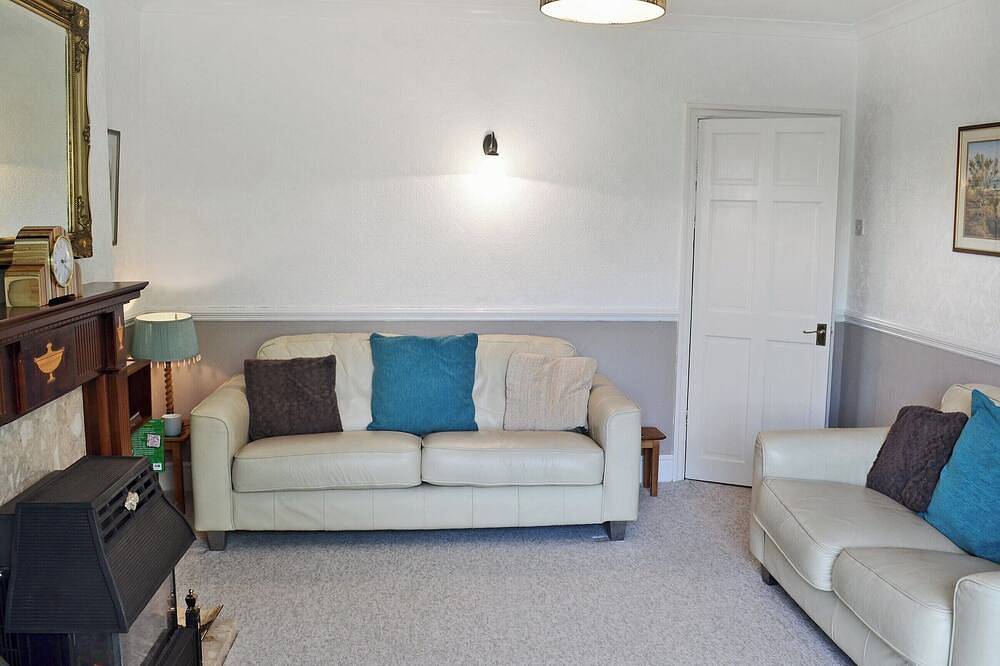 2 bedroom accommodation in Youlgreave near Bakewell in Youlgreave, Derbyshire