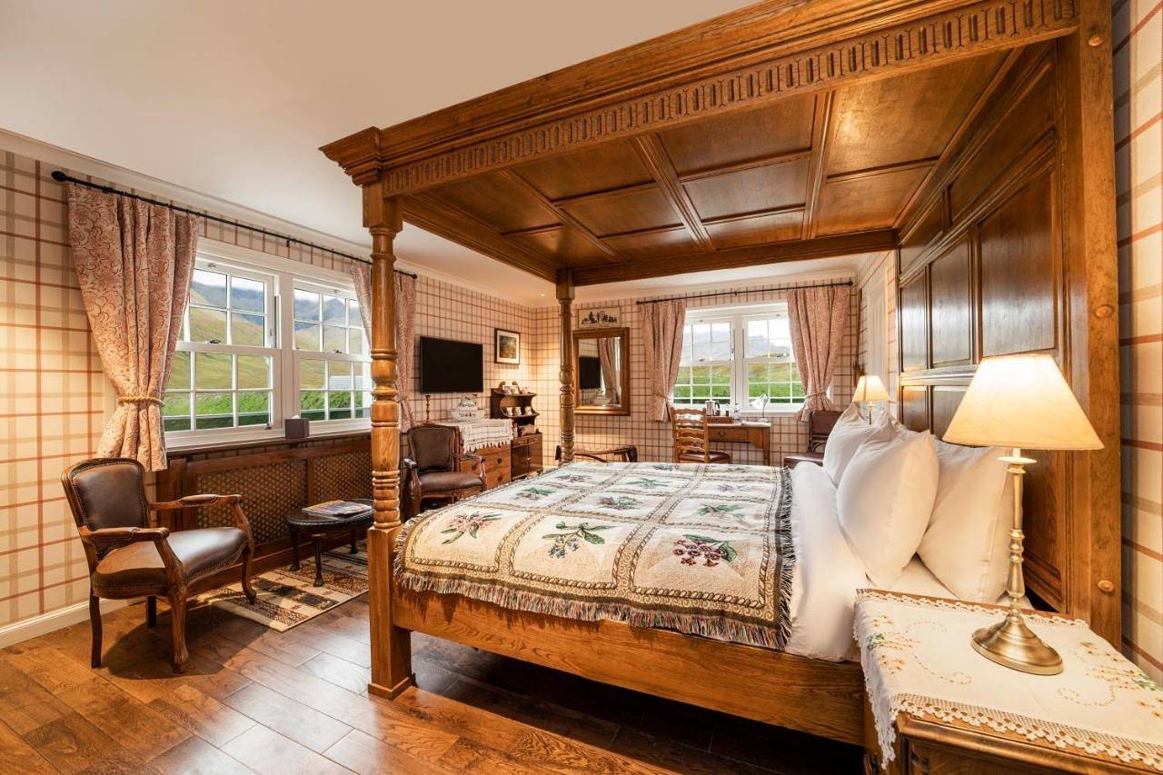 Family Room in Highlands