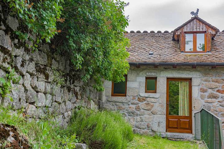Gîte pour 4 personnes, avec Jardin à Fraissinet-de-Lozère