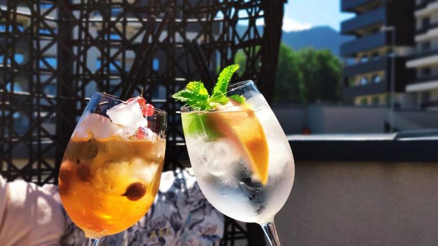 Location de vacances pour 6 personnes, avec sauna et piscine ainsi que jardin et jacuzzi, animaux acceptés dans Poiana Brasov - Brasov - 3