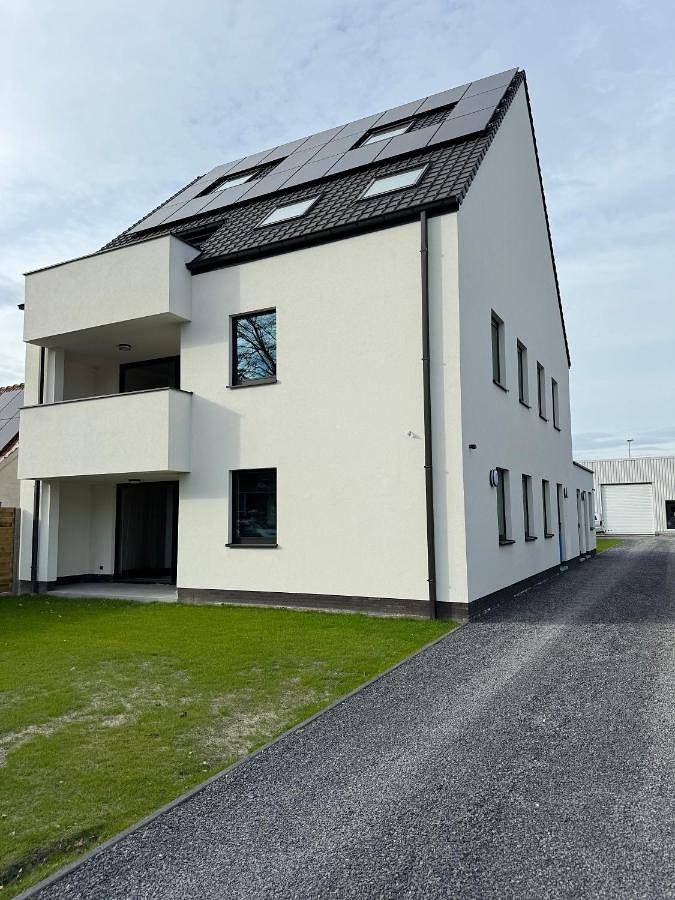 Ganze Wohnung, Three-Bedroom Apartment in Maldegem, Ostflandern