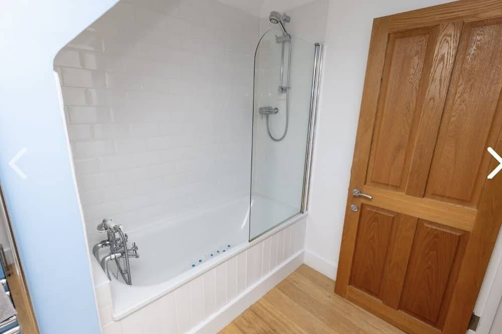 Spacious Family Home With Amazing View in Newton and Noss, South Devon