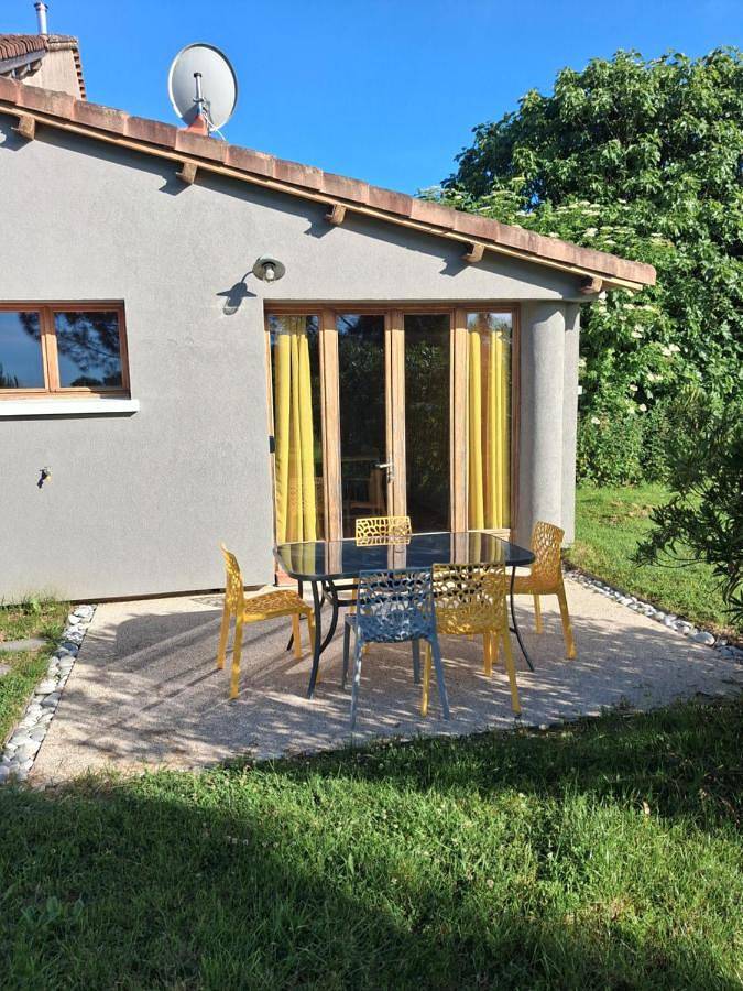 Gîte pour 5 personnes, avec Terrasse ainsi que Jardin et Piscine à Cadalen - 3