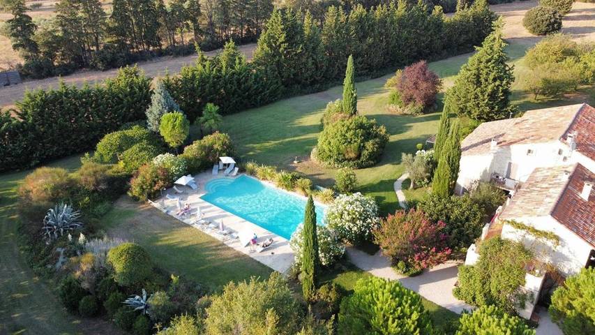Gîte pour 2 personnes, avec Terrasse ainsi que Jardin et Piscine à Monteux - 3