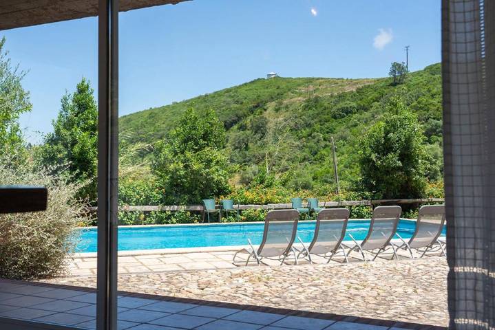 Casa de férias para 8 pessoas, com jardim e piscina e ainda vista, com animais de estimação em Rio Maior