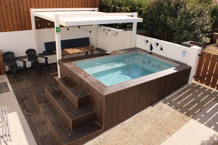 Hostel para 4 pessoas, com piscina e jardim em Torres Vedras