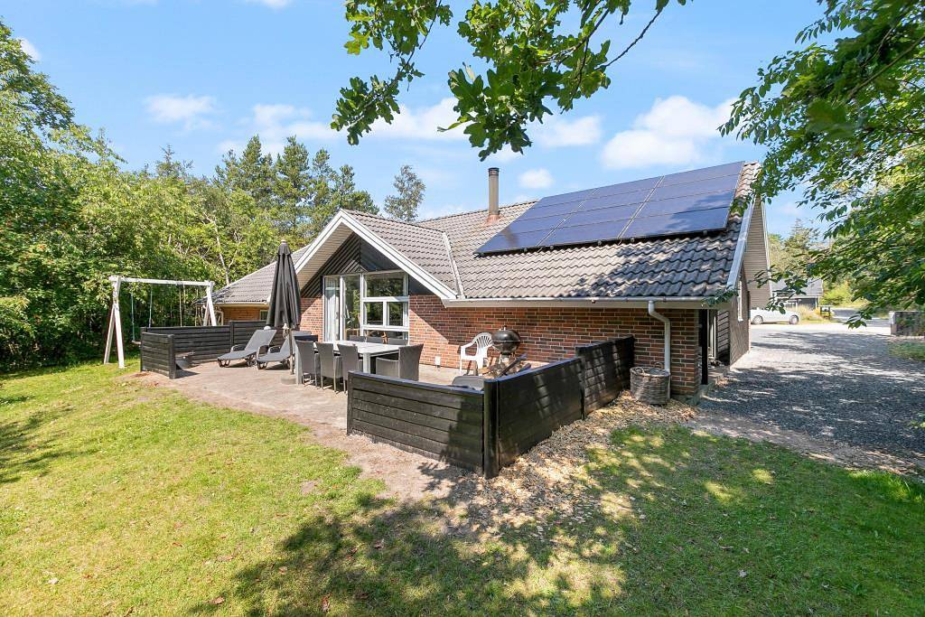 Ferienhaus mit Pool, Sauna und Spa in Henneby in Henne, Filsø See