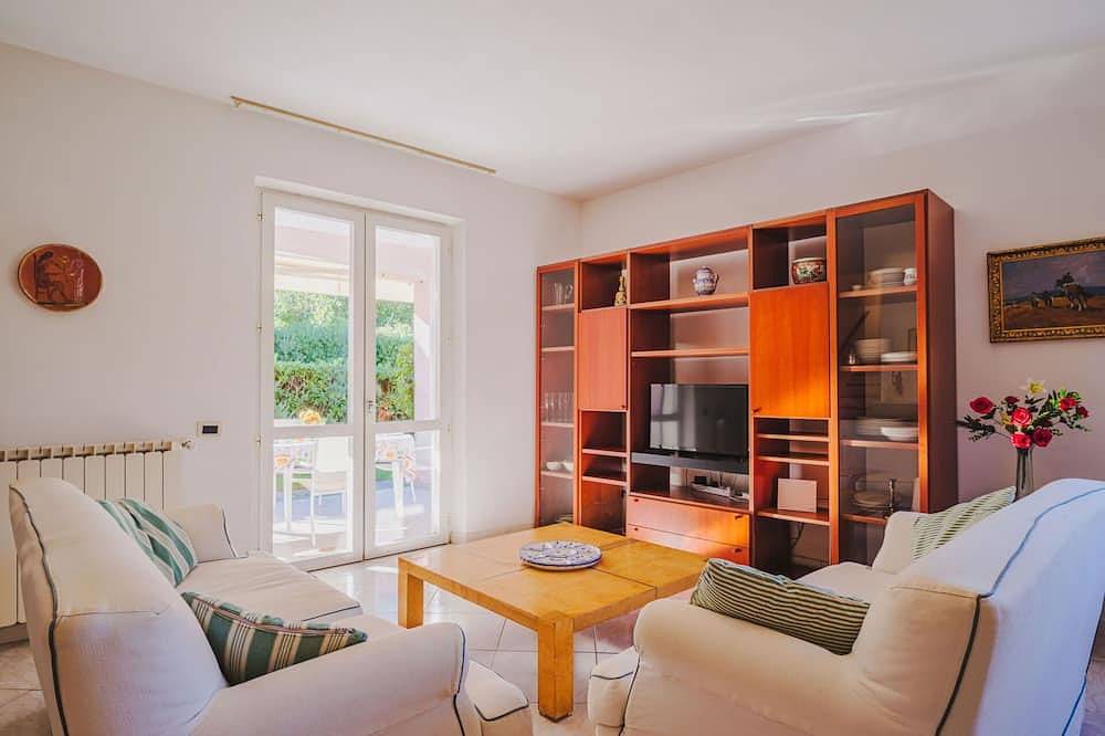 Elegante appartamento in villa con Wifi, Tv, terrazza e animali ammessi, vicino La Spezia in Ameglia, Comune di Ameglia