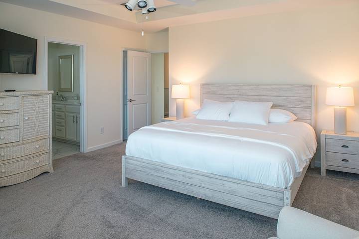 Vacation rental for 16 people, with balcony and hot tub as well as pool in Beaufort (NC)