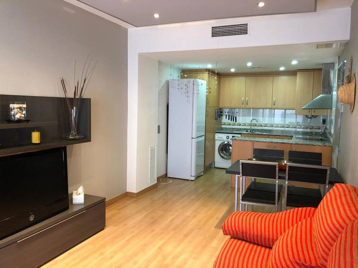 Apartamento entero, Apartamento 'Mónica' con vistas al mar, Wi-Fi y aire acondicionado in Platja de l'Arquitecte (Terres de l'Ebre), La Ampolla