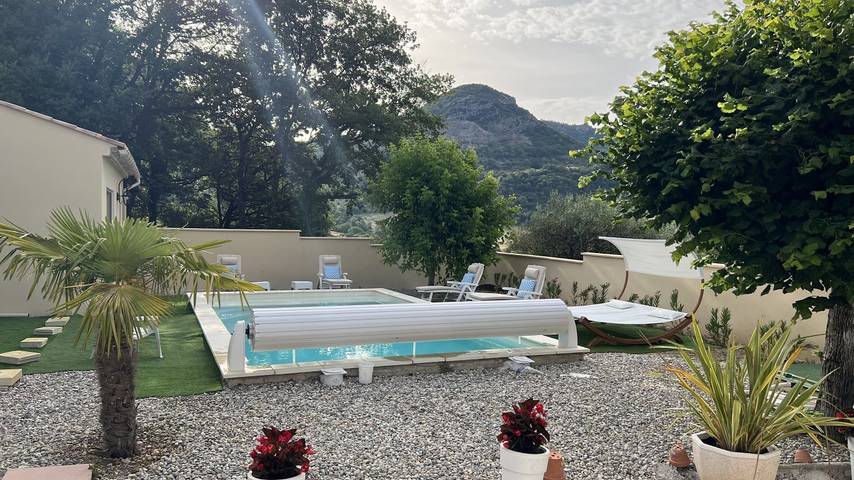 Gîte pour 6 personnes, avec piscine ainsi que jardin et terrasse dans la Drôme - 4