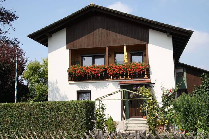 Ferienwohnung für 5 Personen, mit Balkon und Garten - 1