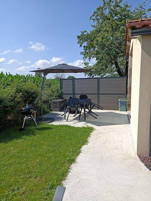 Appartement entier, One-Bedroom Apartment in La Pommeraie-sur-Sèvre, Fontenay-le-Comte