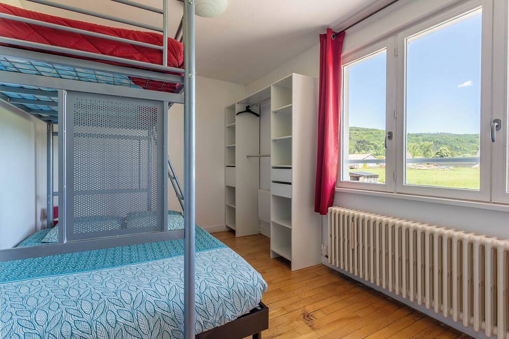 Appartement entier, Bel appartement lumineux tout confort avec terrasse et jardin, 3 chambres. in Granges-Aumontzey, Parc naturel régional des Ballons des Vosges