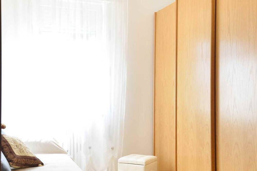 Entire apartment, Apartment Of Silvia - fully furnished rooms - 2km from the historic center in Vicenza, Vicenza Province