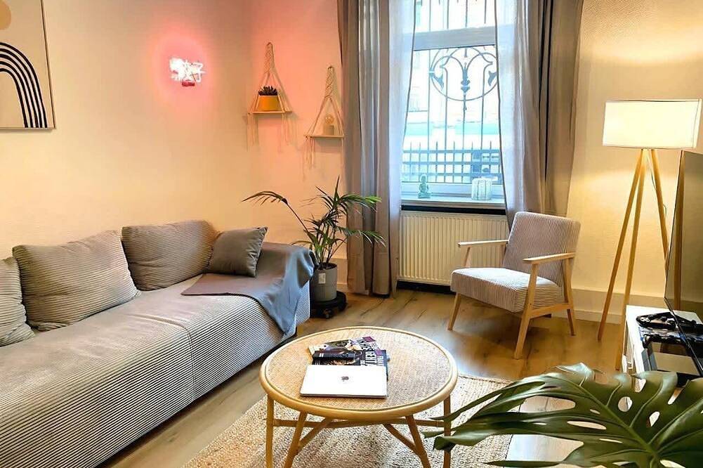 Apartamento entero, 🌿 Cozy City Oasis | Fairgrounds | Workspace | Click here to see more 👇 in Fráncfort del Meno, Hesse del Sur