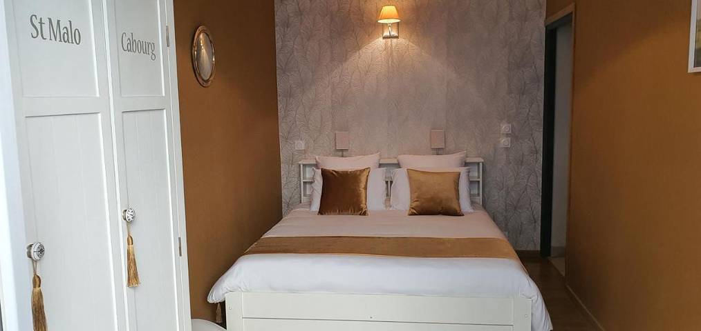Location de vacances pour 8 personnes, avec sauna et jardin ainsi que jacuzzi et piscine, adapté aux familles à Canisy - 3