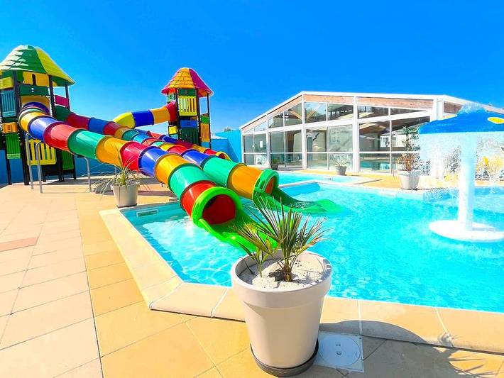 Location de vacances pour 12 personnes, avec bassin pour enfant à Le Perrier