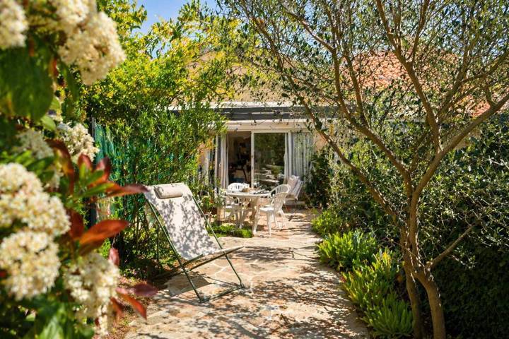 Gîte pour 5 personnes, avec jardin dans Couronne Vieille - 4