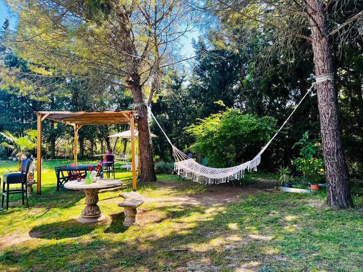 Location de vacances pour 7 personnes, avec jardin ainsi que piscine et jacuzzi à Trèbes