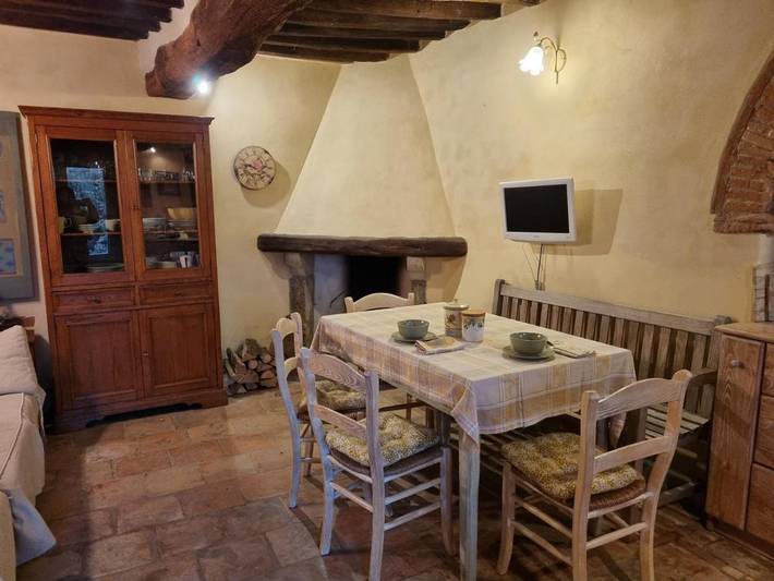 Casa vacanza per 4 persone, con giardino e piscina nonché panorama, con animali domestici in Anghiari