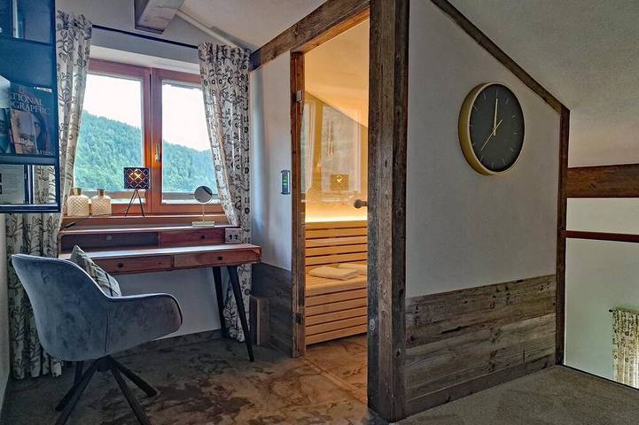 Alpenchalet-Vils.tirol - Chalet Glückszeit ****S - 70 m², Sauna & Dachterrasse in Vils, Außerfern