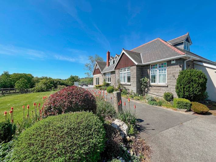 Holiday rental for 17 people, with garden in Ceredigion