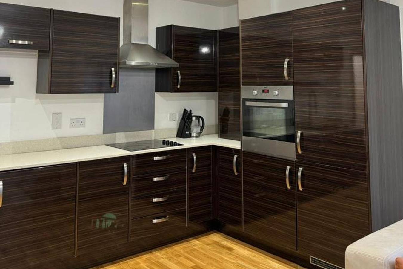 Ganze Ferienwohnung, 2-bed - 2-Bath - Sleeps 4 - Free Parking in Dartford, Kent