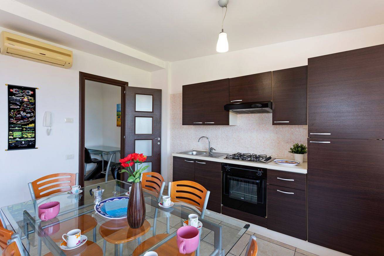 Appartamento intero, Giardini Naxos Apt x5 con balcone! in Recanati (Sicilia), Giardini-Naxos