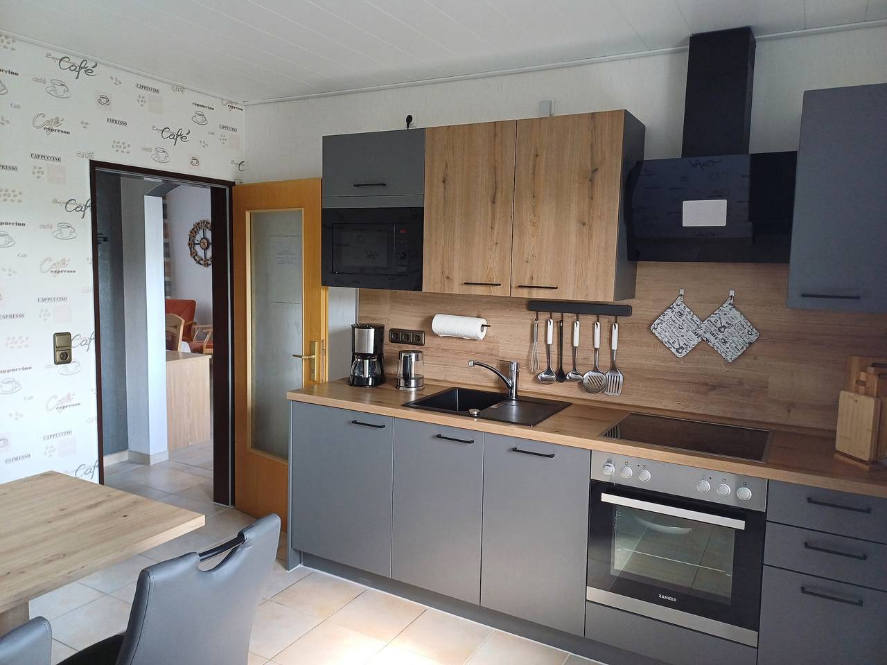 Ganze Wohnung, Ferienwohnung Nr. 3 mit Wlan und Panoramabalkon für 2 - 3 Personen.  in Altenau, Harzvorland