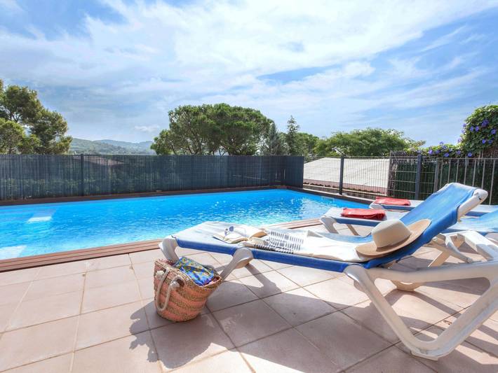 Location de vacances pour 14 personnes, avec vue ainsi que jardin et balcon à Calonge - 2