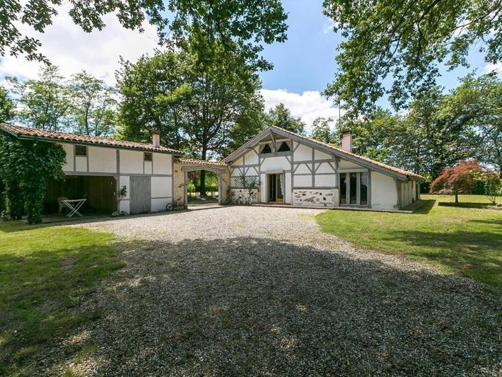 Location de vacances pour 8 personnes, avec Terrasse et Jardin à Laluque
