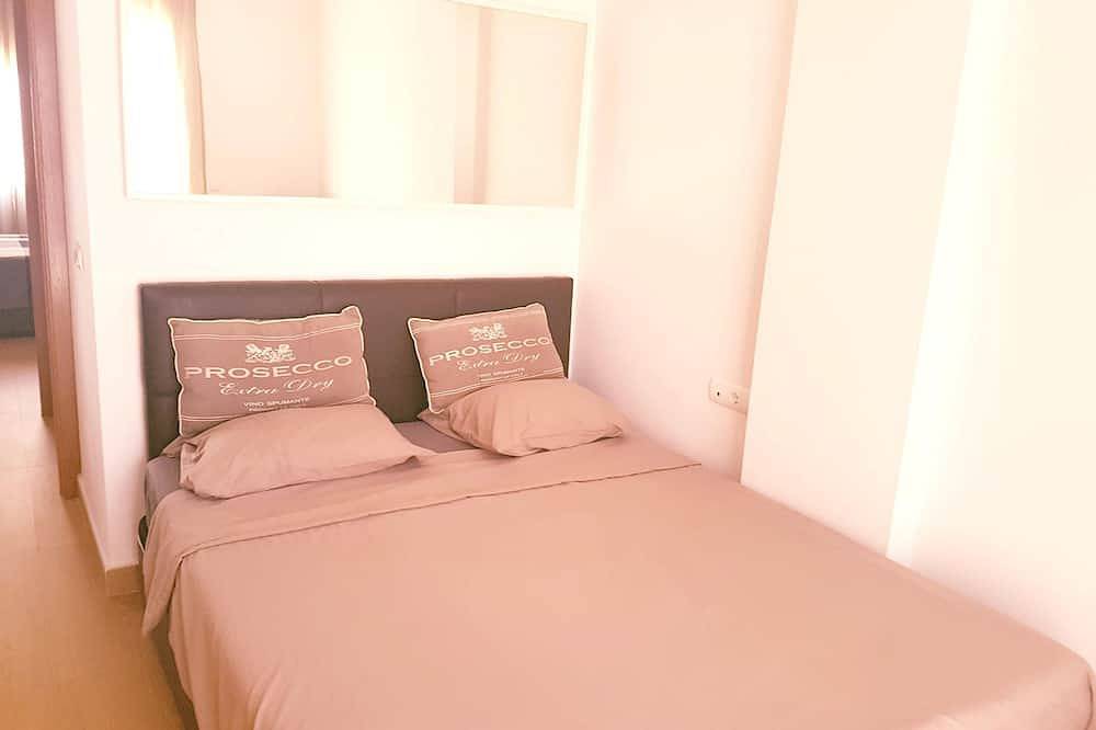 Appartement entier, Moderne & à la plage!2 Terrasses Parking Gratuit Wifi & + in Playa de Torre del Mar, Torre del Mar