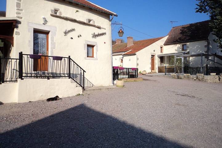 Location de vacances pour 3 personnes, avec Balcon ainsi que Terrasse et Jardin à Bransat