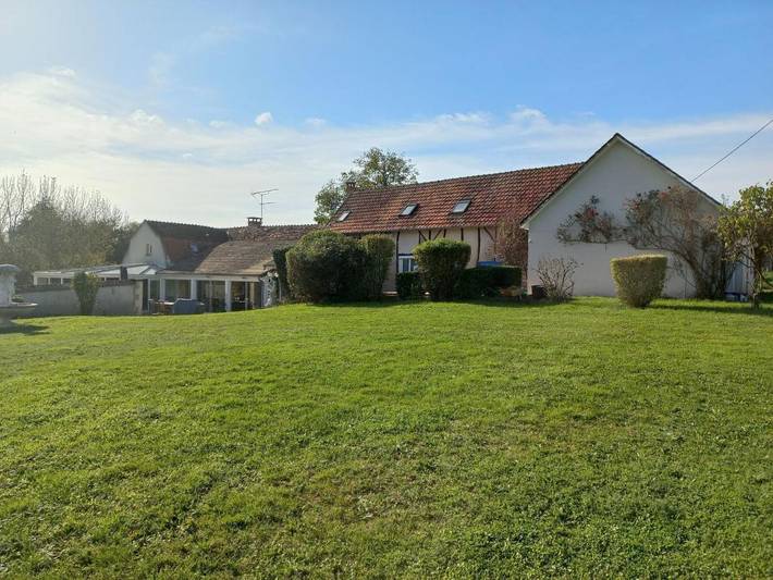 Gîte pour 2 personnes, avec jardin ainsi que piscine et vue à Coulanges-lès-Nevers
