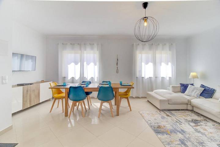 Casa de férias para 6 pessoas, com vista e terraço em Mexilhoeira Grande